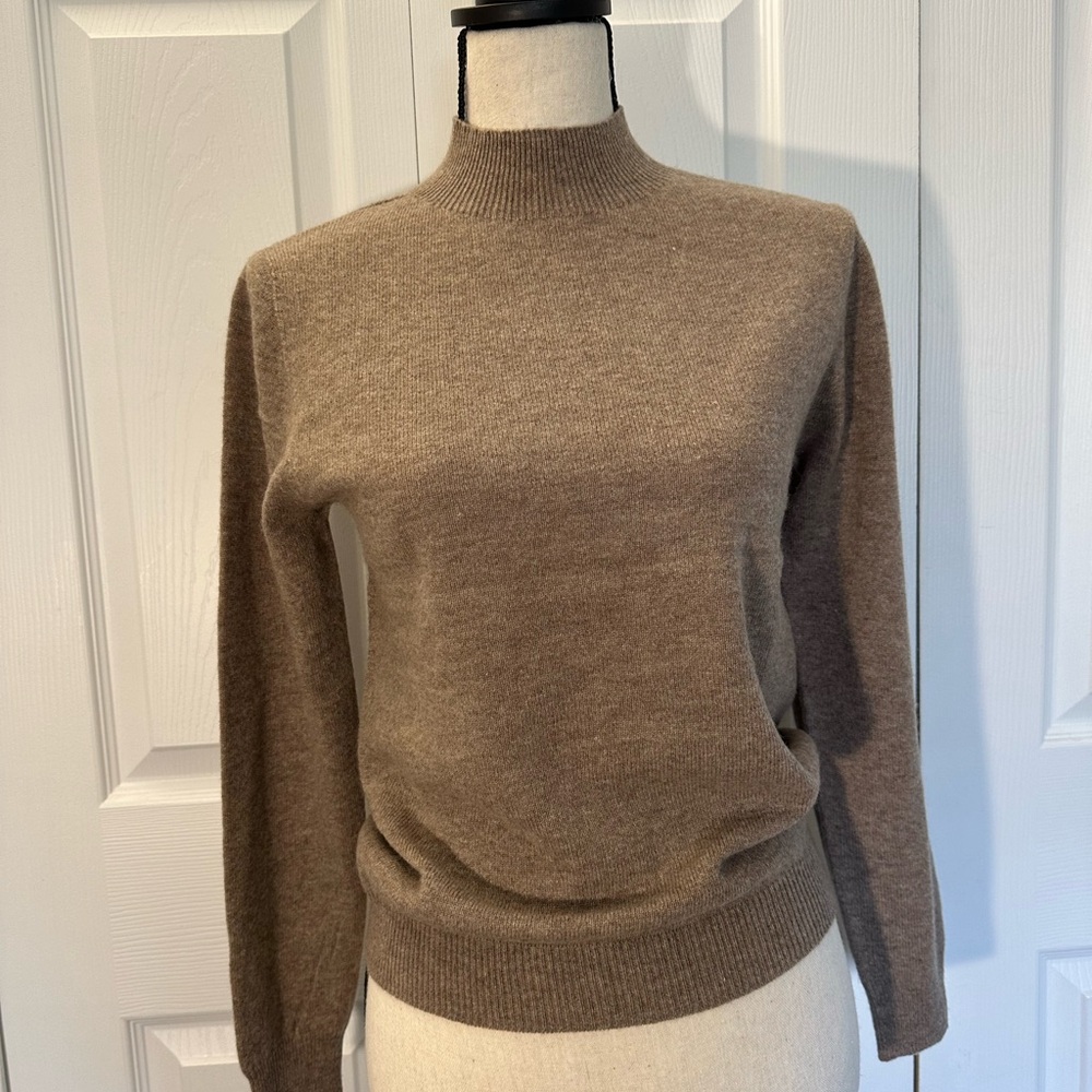 100 % wool Women's camel Brown Sweater